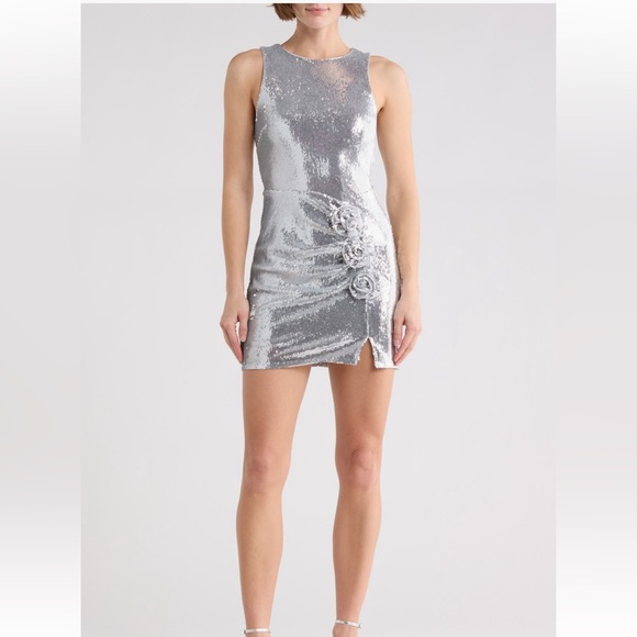 Avec Les Filles One Shoulder Silver Dress - Picture 2 of 5